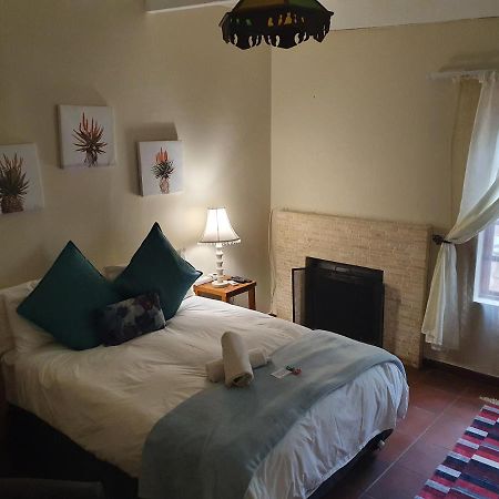 Sun Deck Lodge Hartbeespoort Buitenkant foto