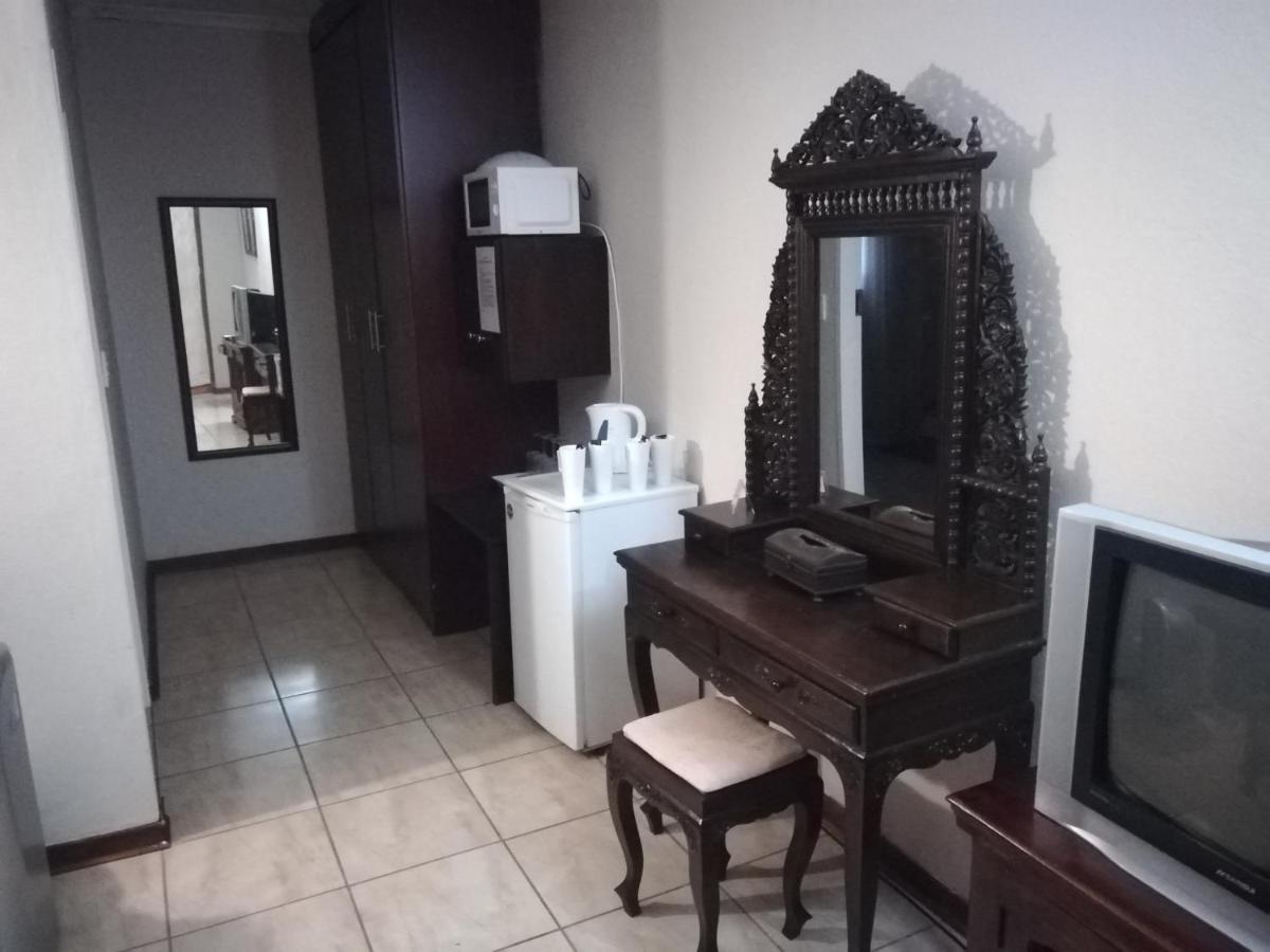 Sun Deck Lodge Hartbeespoort Buitenkant foto
