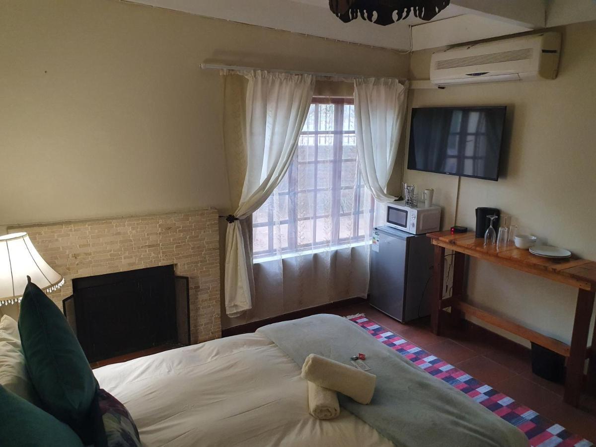 Sun Deck Lodge Hartbeespoort Buitenkant foto