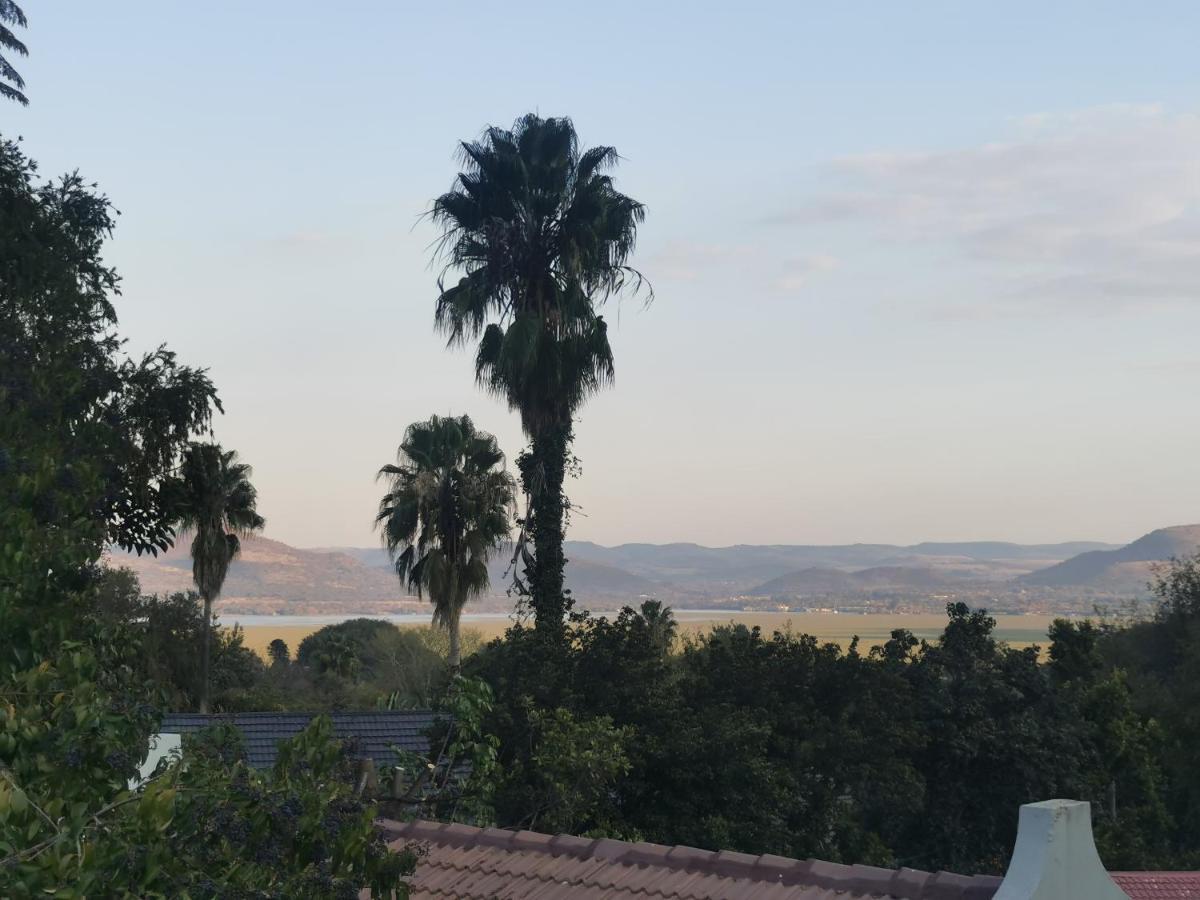 Sun Deck Lodge Hartbeespoort Buitenkant foto