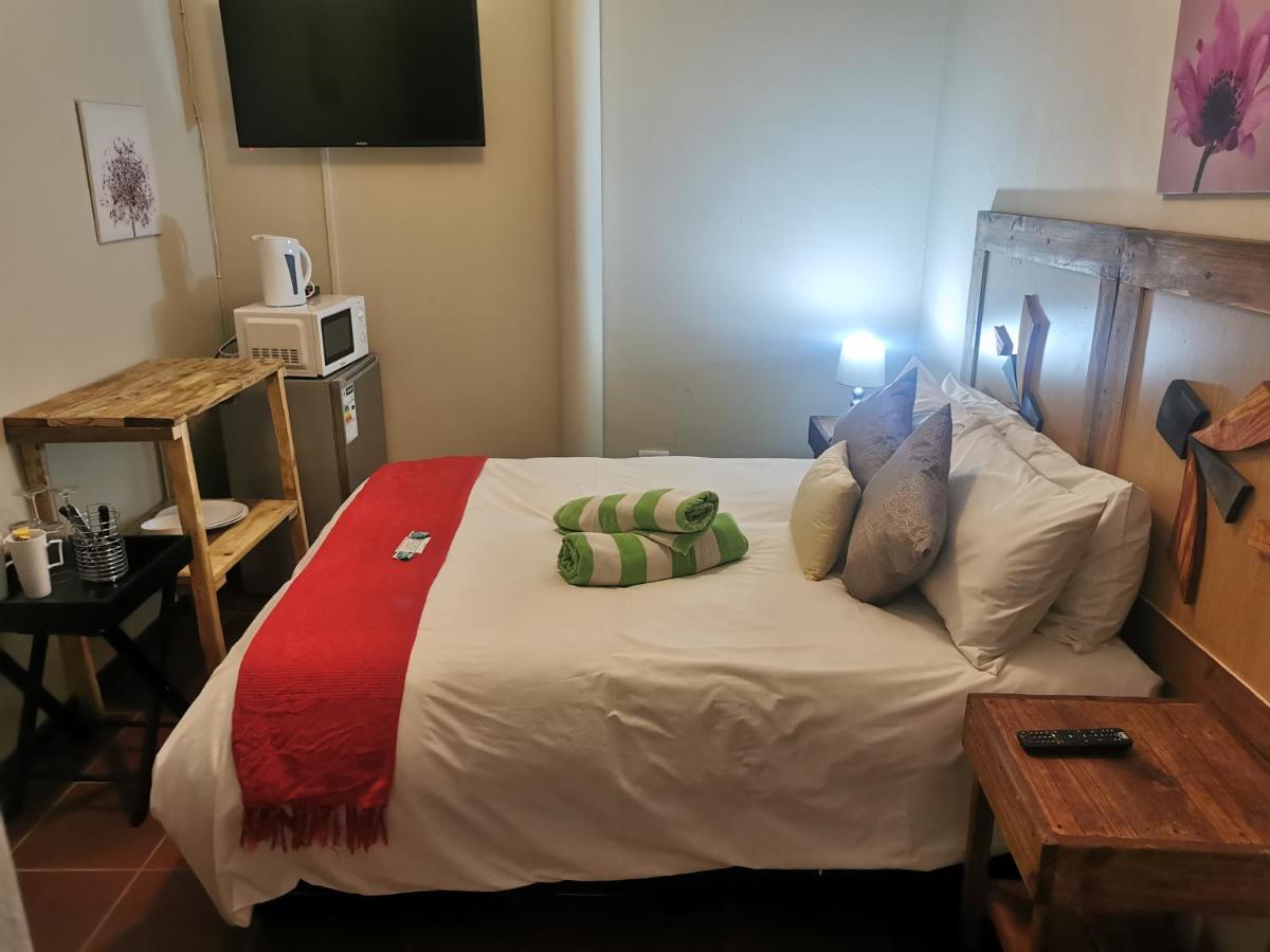 Sun Deck Lodge Hartbeespoort Buitenkant foto