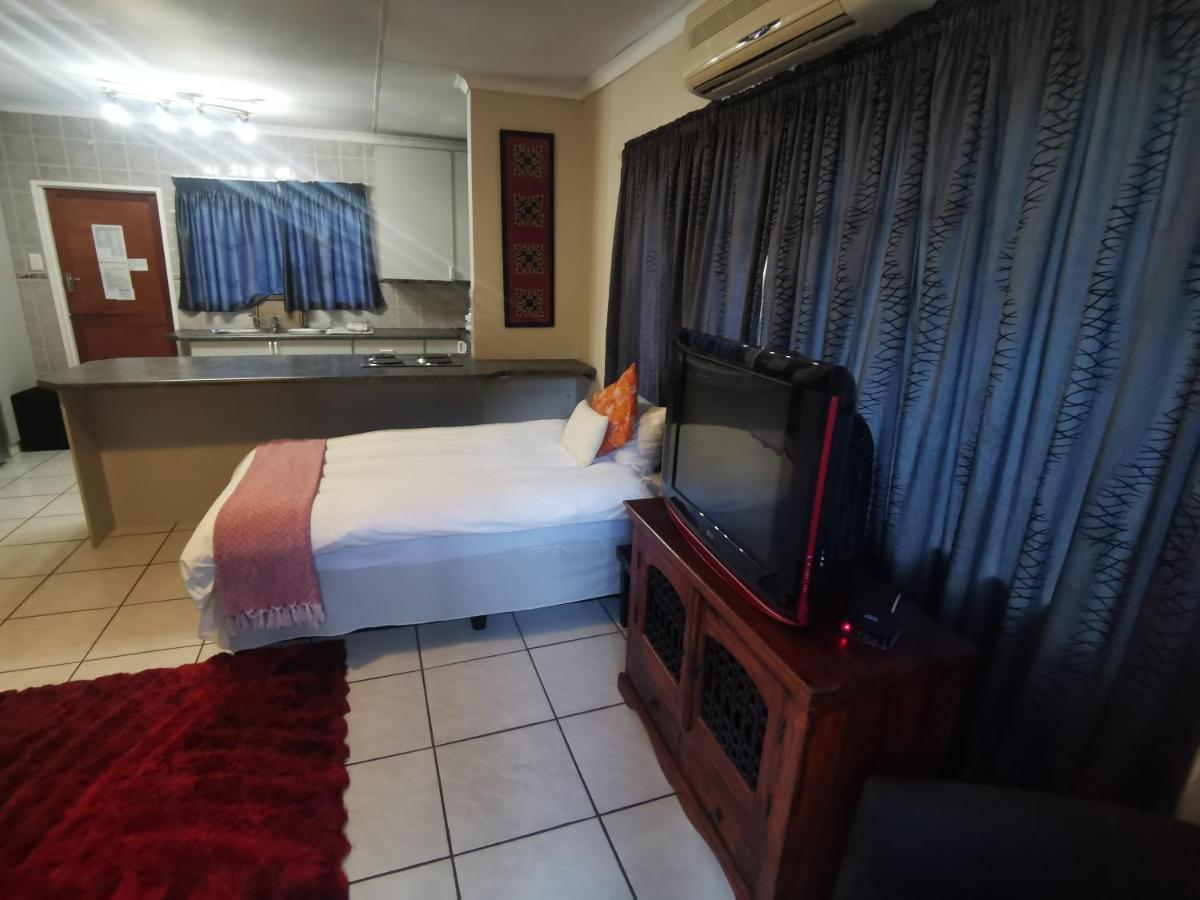 Sun Deck Lodge Hartbeespoort Buitenkant foto