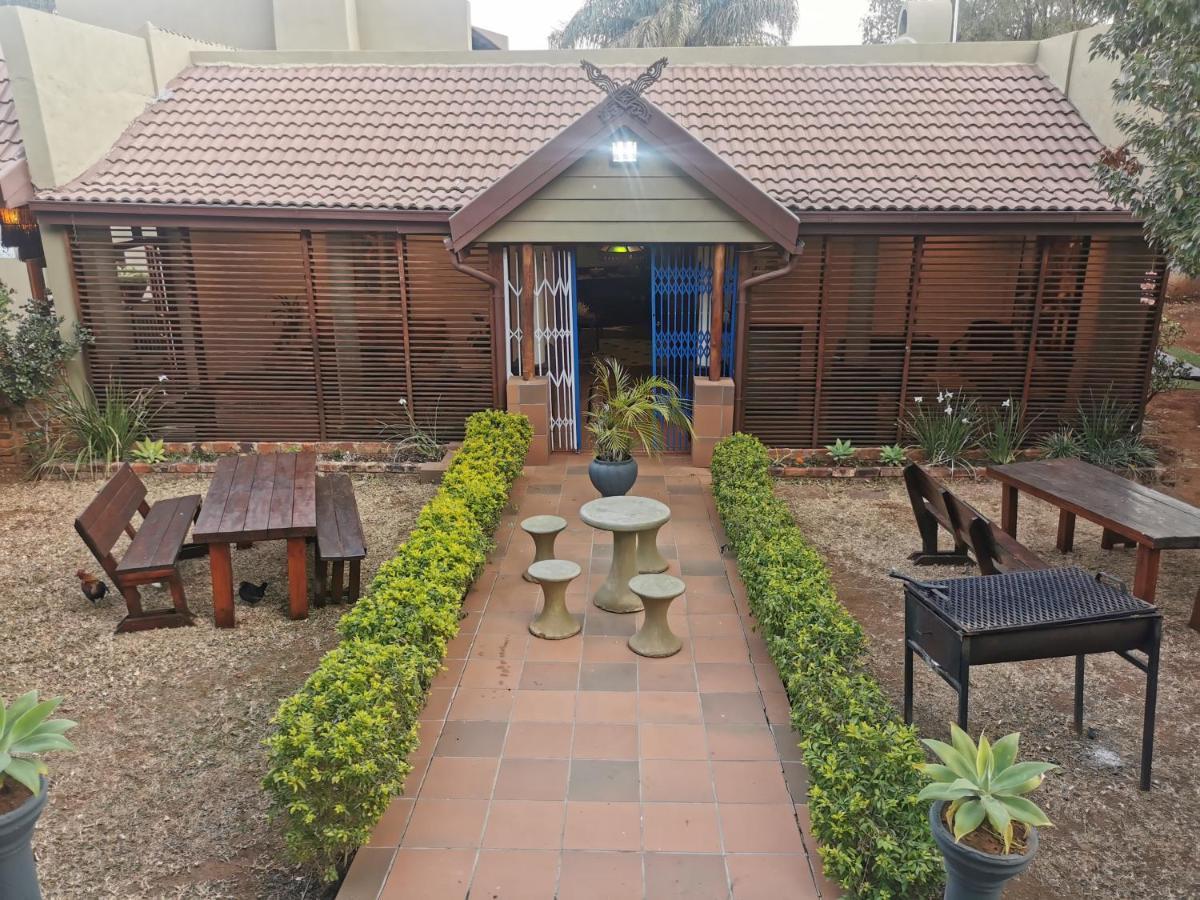 Sun Deck Lodge Hartbeespoort Buitenkant foto