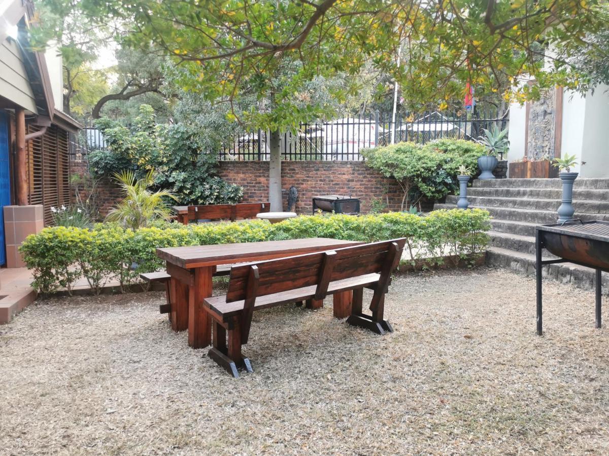 Sun Deck Lodge Hartbeespoort Buitenkant foto
