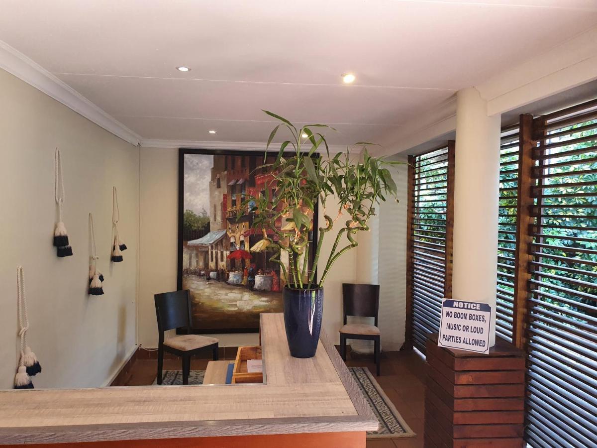 Sun Deck Lodge Hartbeespoort Buitenkant foto