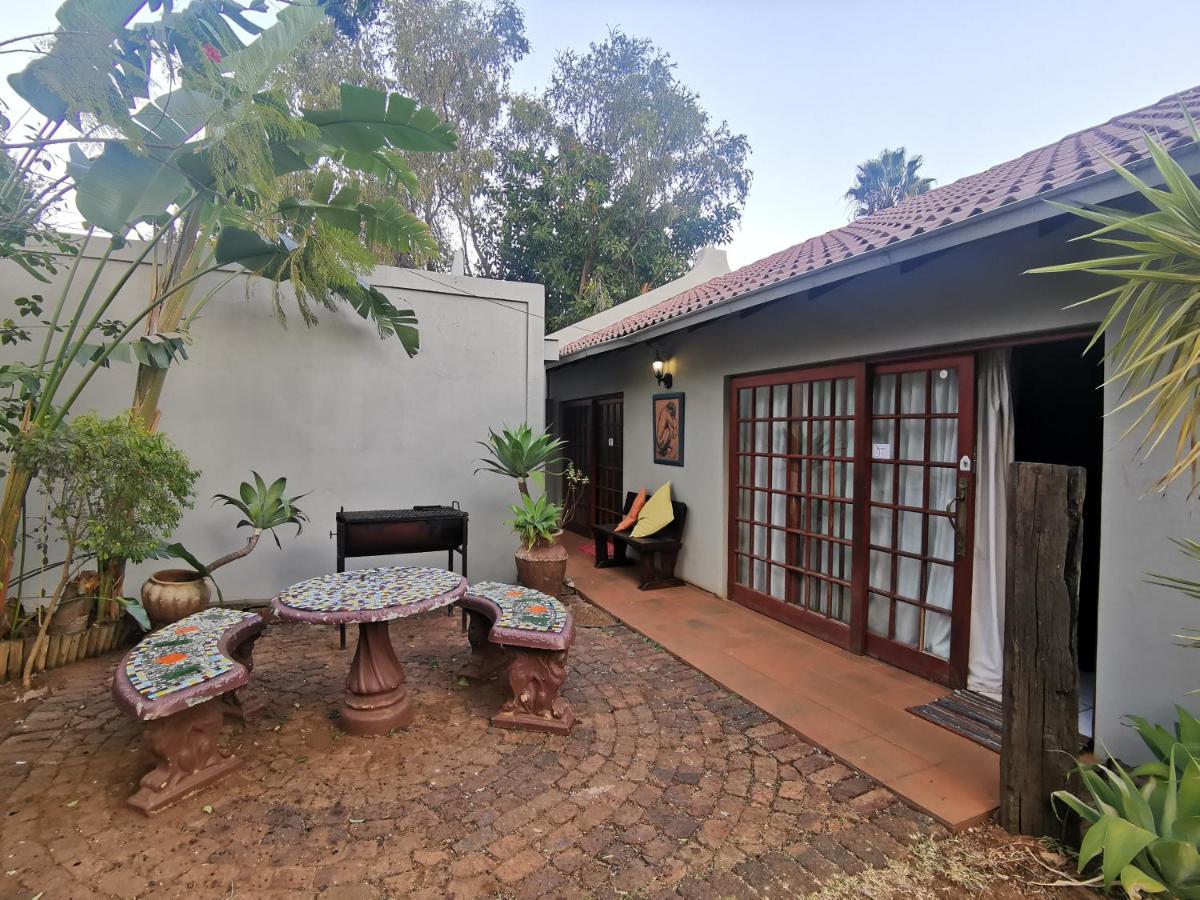 Sun Deck Lodge Hartbeespoort Buitenkant foto