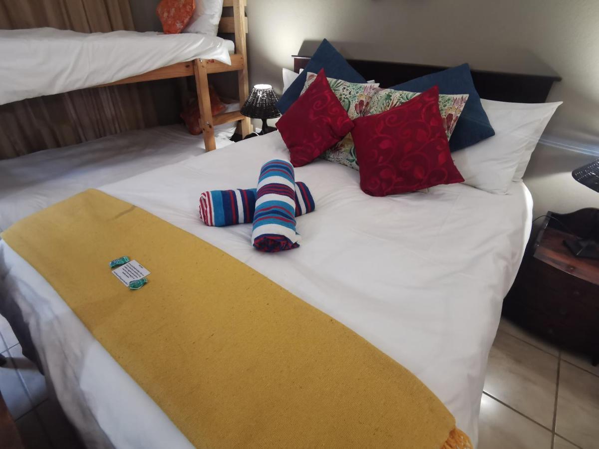 Sun Deck Lodge Hartbeespoort Buitenkant foto